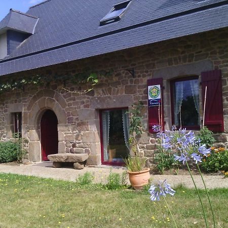 La Roche Bed and Breakfast Saint-Etienne-en-Cogles Exteriör bild