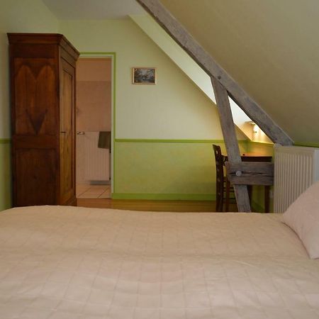 La Roche Bed and Breakfast Saint-Etienne-en-Cogles Exteriör bild