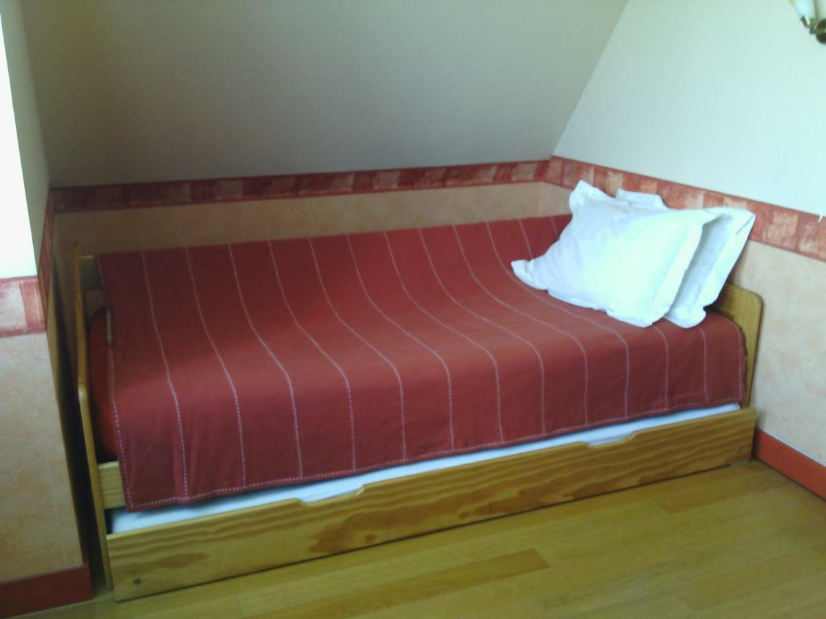 La Roche Bed and Breakfast Saint-Etienne-en-Cogles Exteriör bild