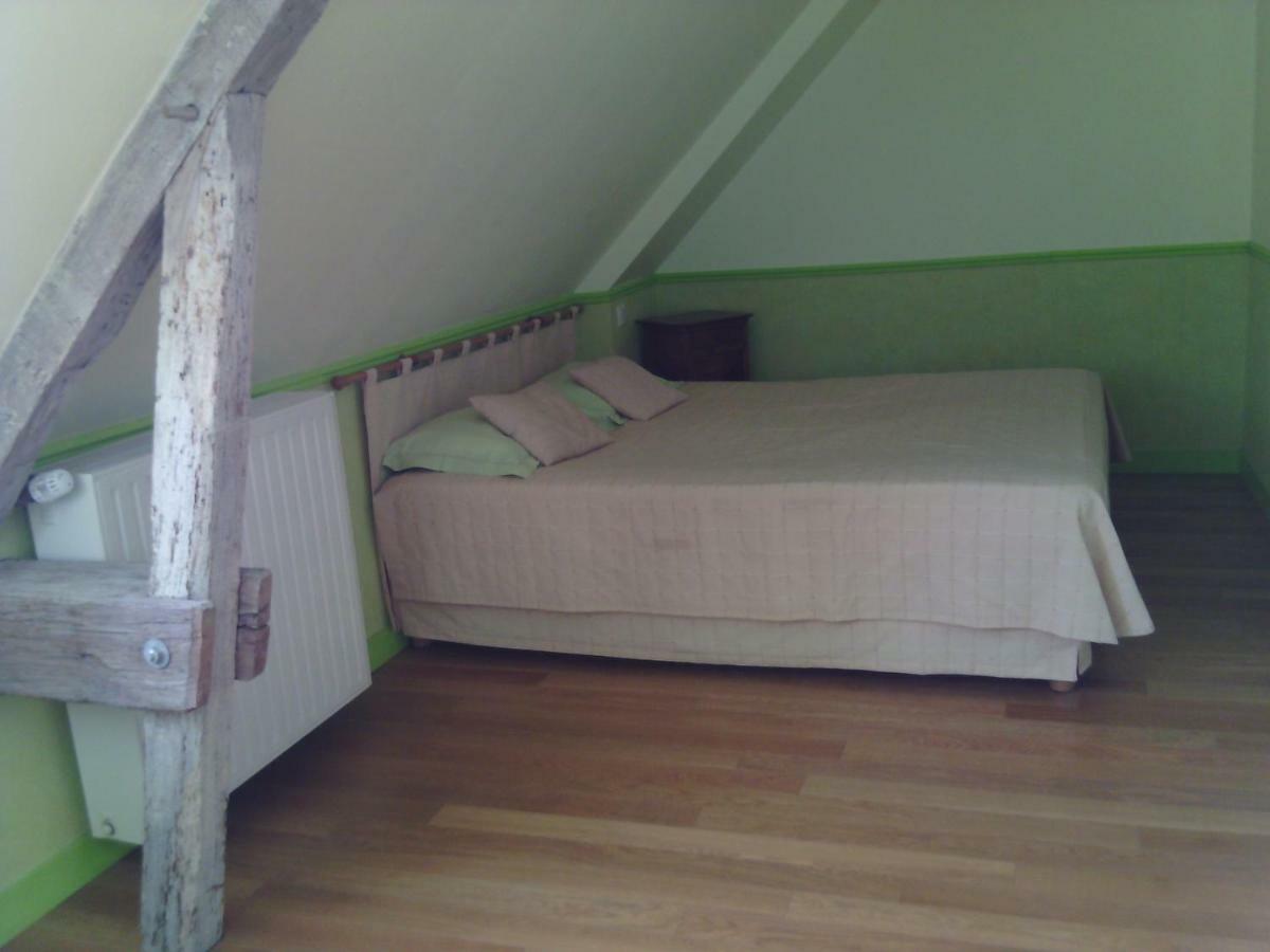 La Roche Bed and Breakfast Saint-Etienne-en-Cogles Exteriör bild