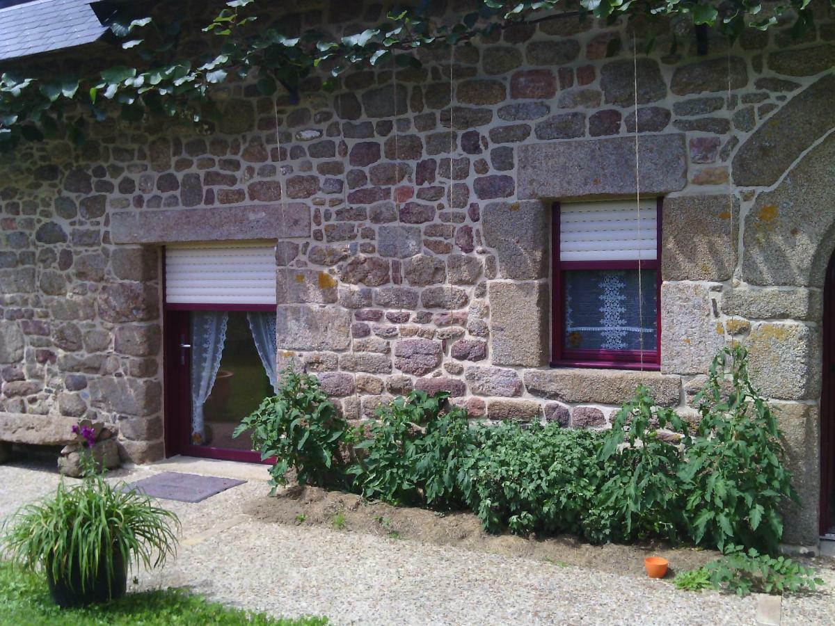 La Roche Bed and Breakfast Saint-Etienne-en-Cogles Exteriör bild