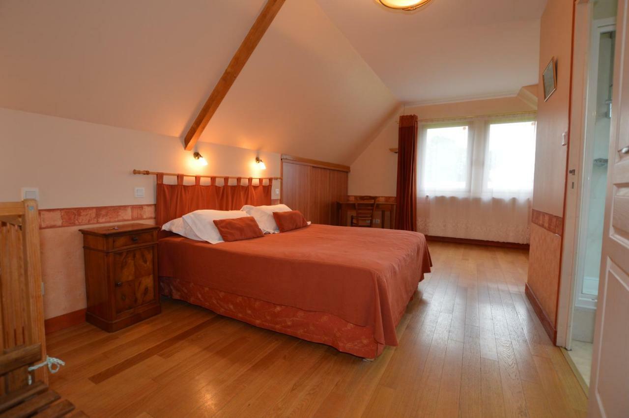 La Roche Bed and Breakfast Saint-Etienne-en-Cogles Exteriör bild
