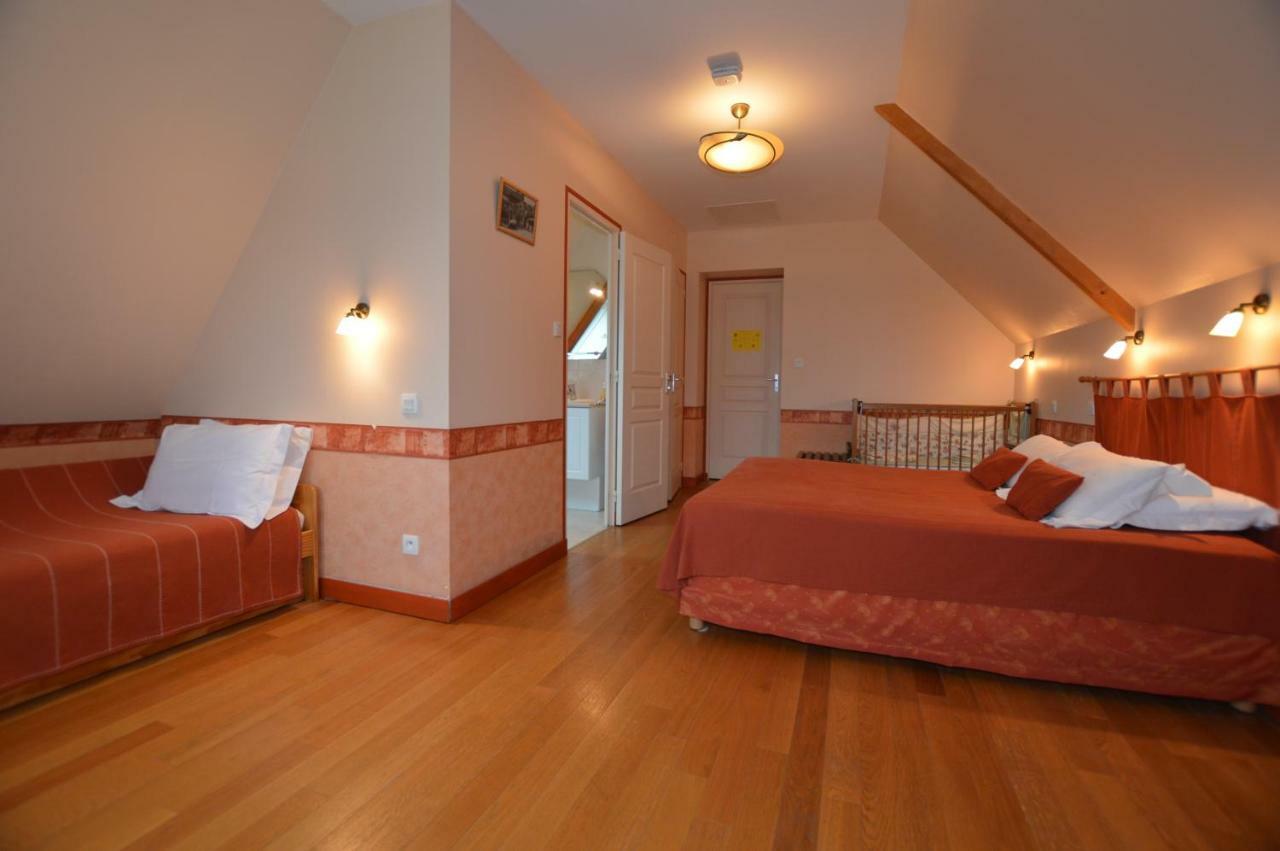 La Roche Bed and Breakfast Saint-Etienne-en-Cogles Exteriör bild
